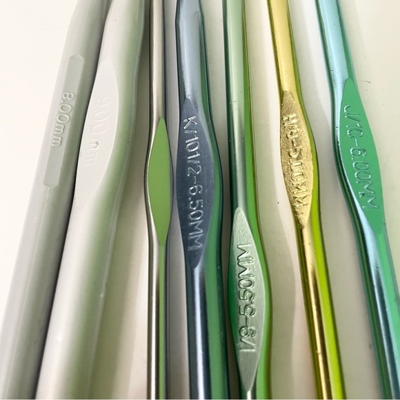 Mixed Lot of Crochet Hooks with Case - Picture 8 of 14